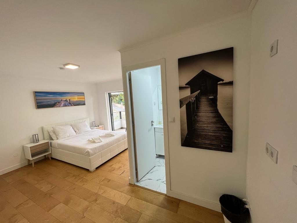 Oieras Beach Suite 2 - Large Double Room With En-Suite Bathroom And Balcony Oeiras Esterno foto